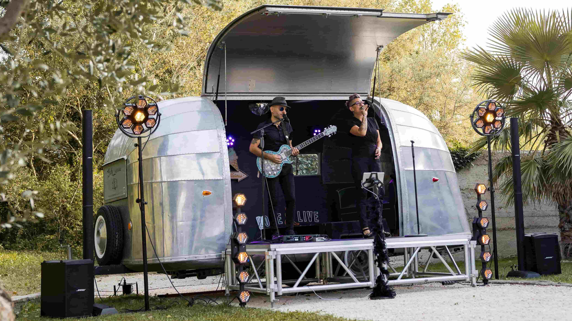 Airstream Love & Live transformée en scène